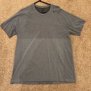 Lululemon Athletica Gray Short Sleeve Tee